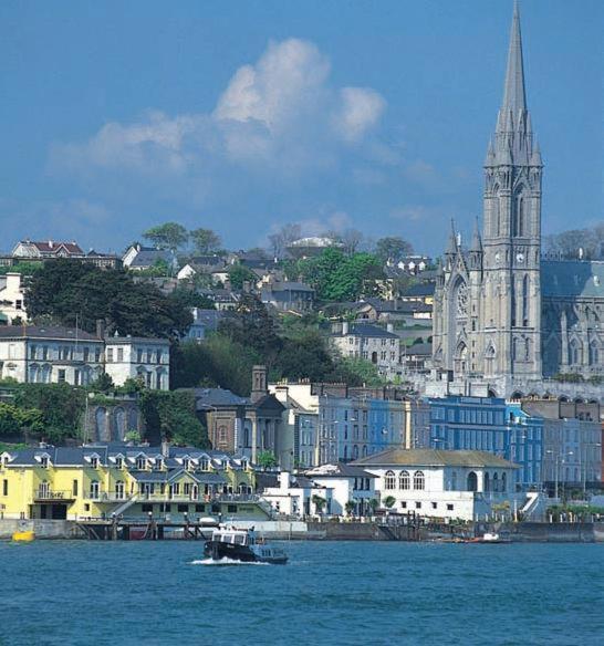 Watersedge Hotel Cobh Exterior photo