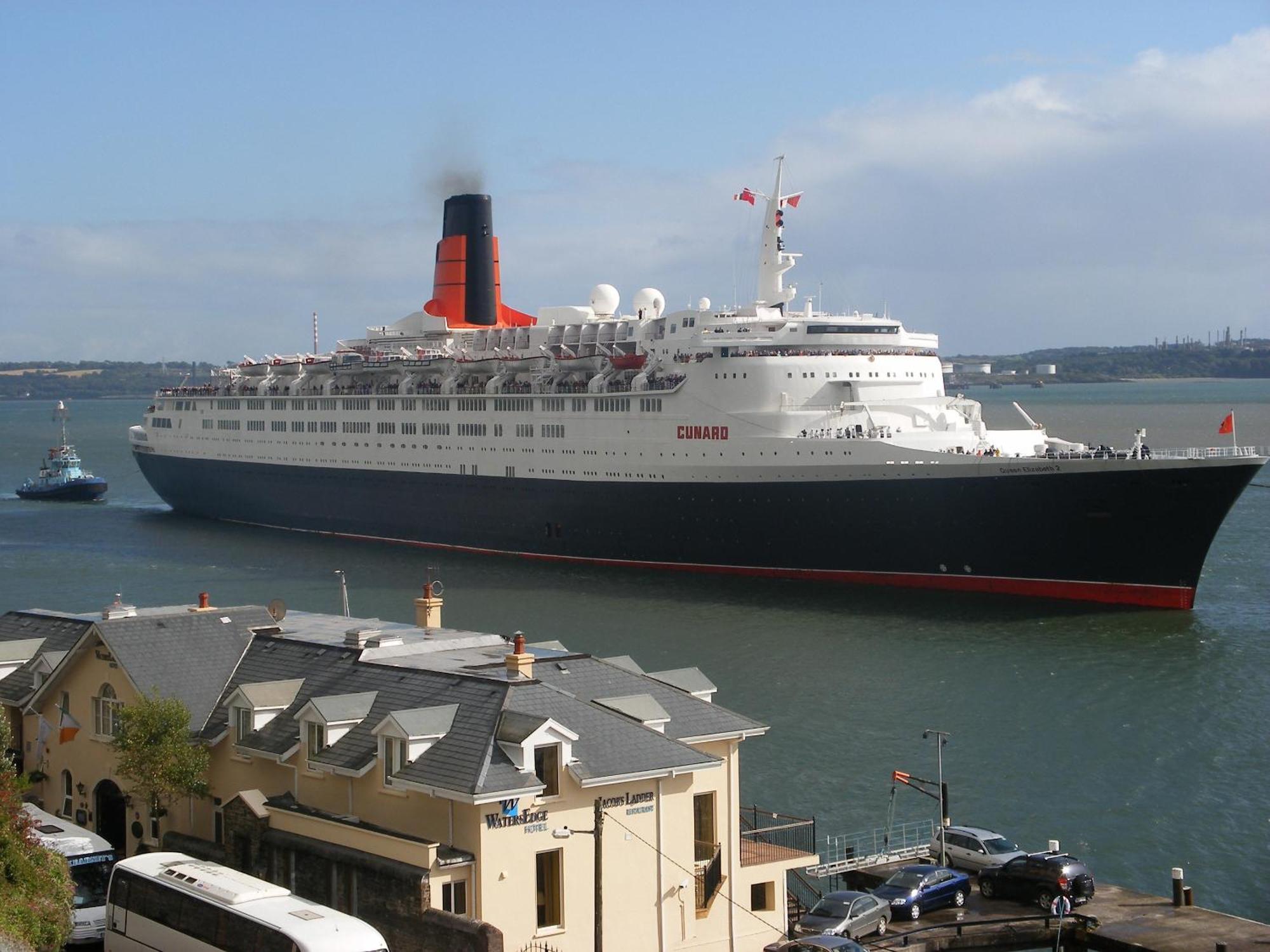 Watersedge Hotel Cobh Exterior photo