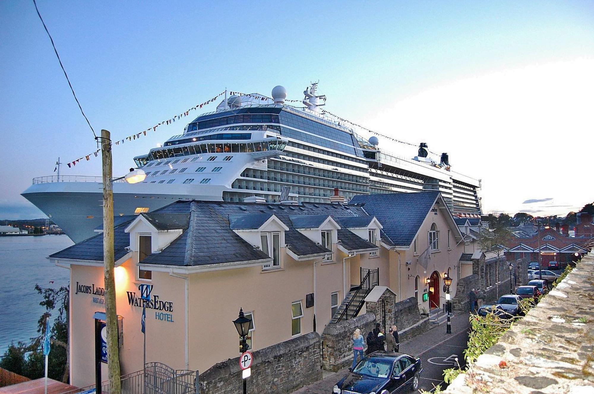 Watersedge Hotel Cobh Exterior photo