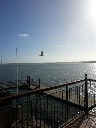 Watersedge Hotel Cobh Exterior photo